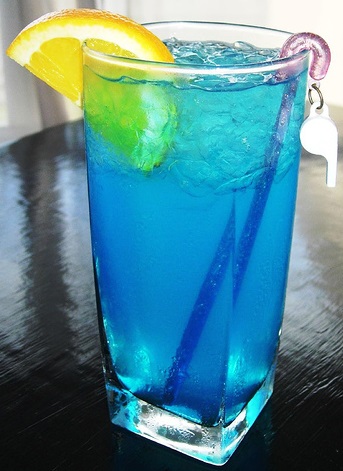 Голубая лагуна (коктейль) 5.jpg