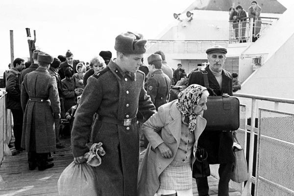Эвакуация бакинских армян паромами в январе 1990 года