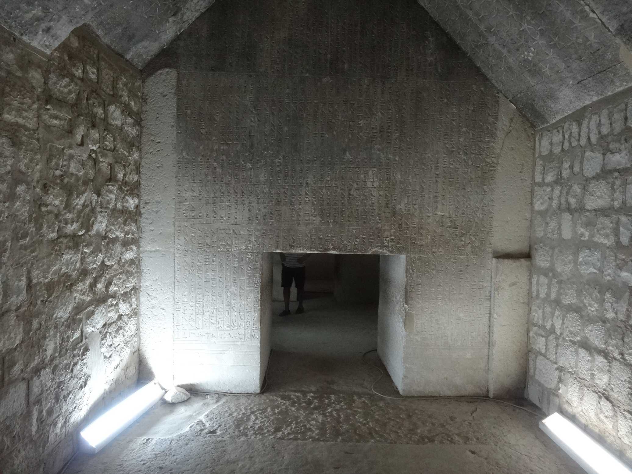 Интерьер погребальной камеры Тети