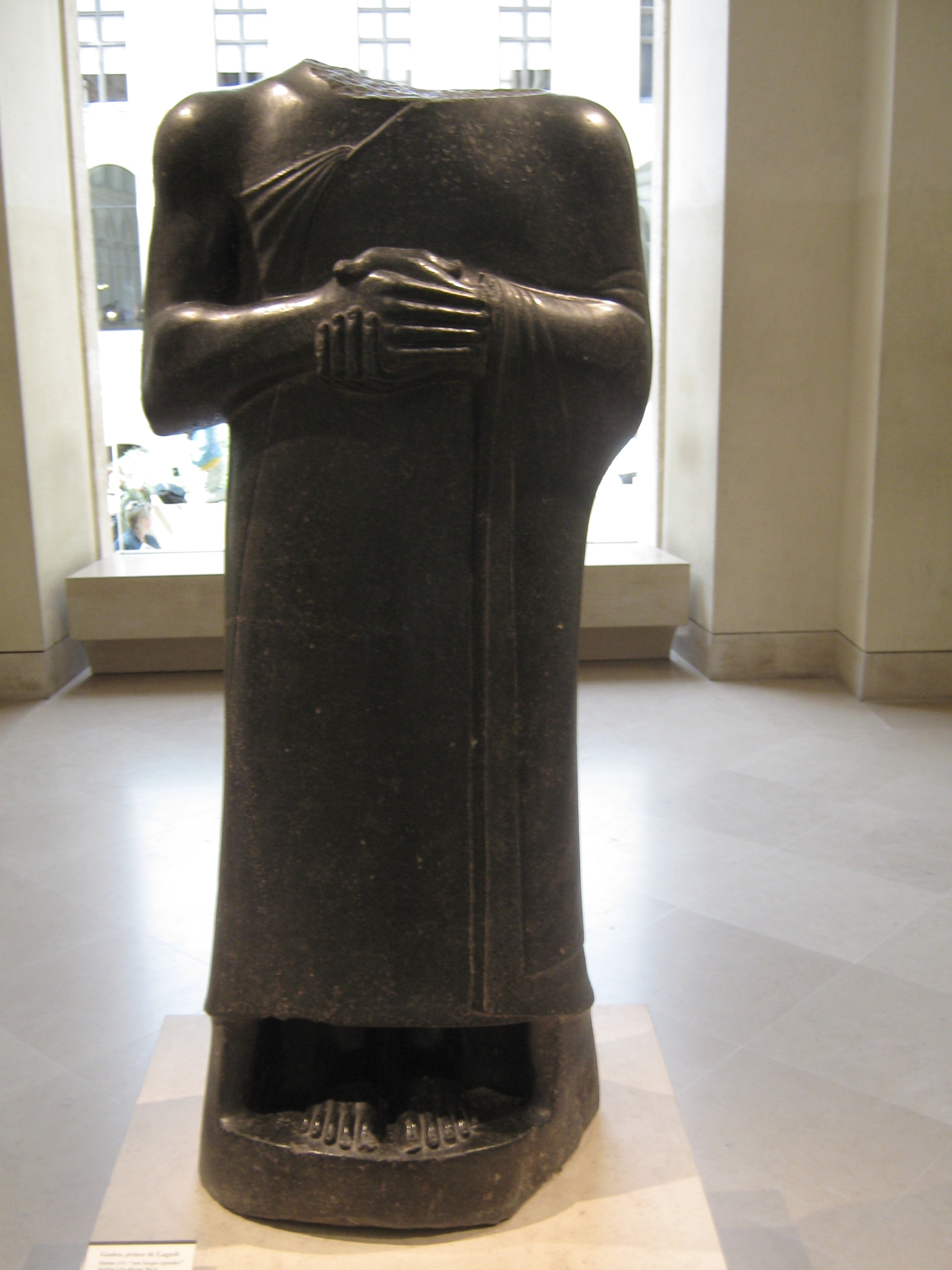 Gudea statue E (AO 6).jpg