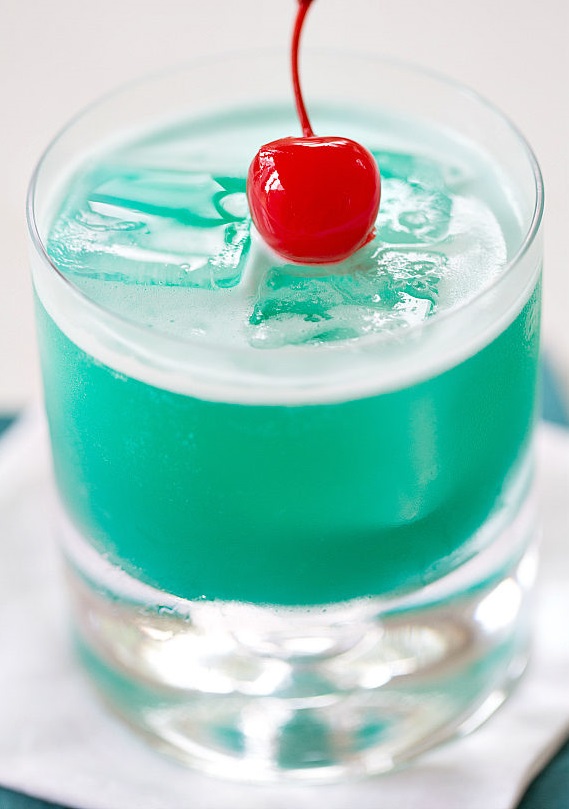 Синий кит (коктейль) 2.jpg