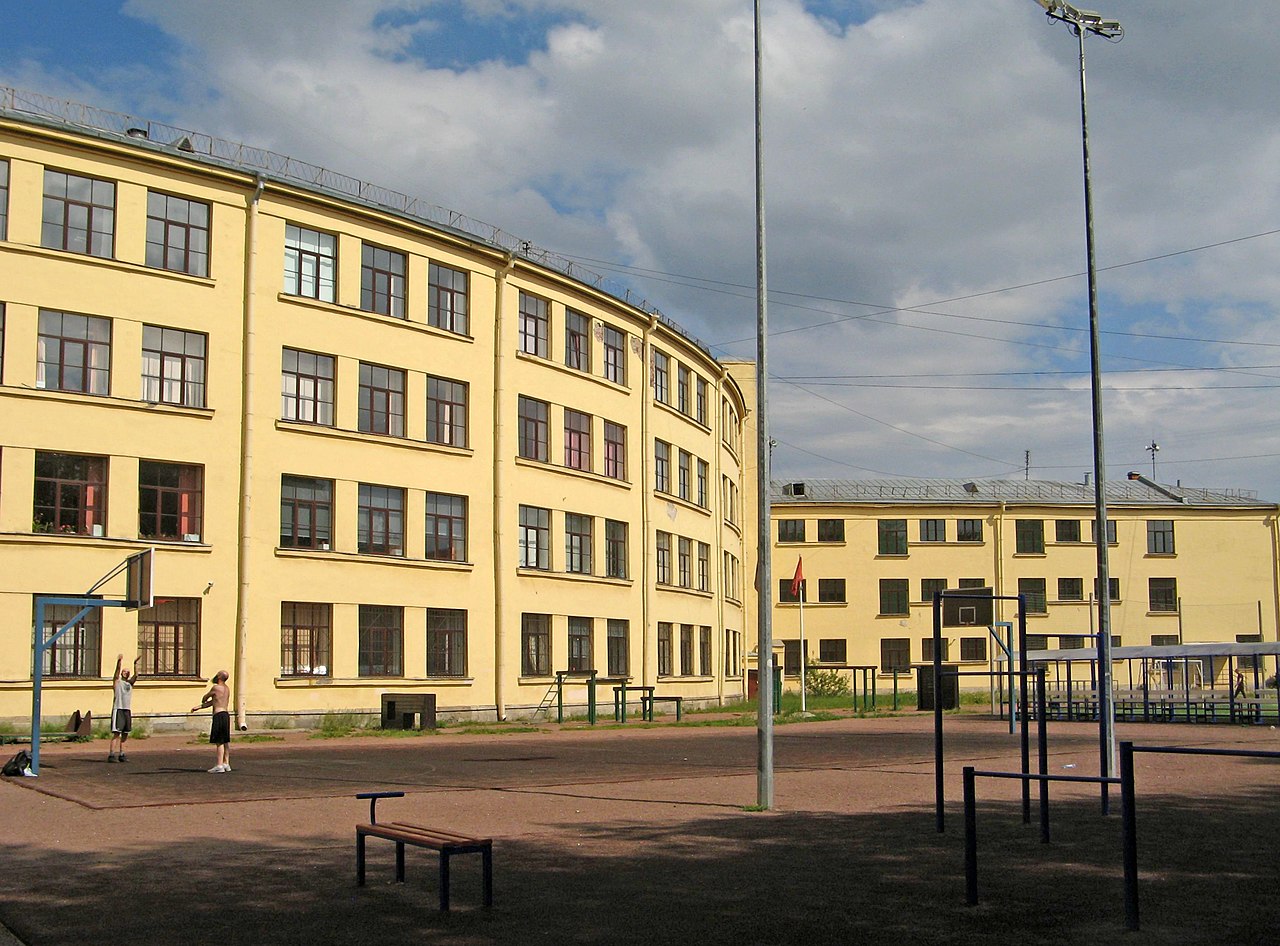 Школа им. 10-летия Октября. Дворовые фасады 06 2.jpg