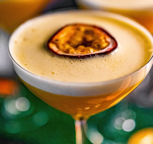 Файл:Vodka Pornstar (коктейль).jpg