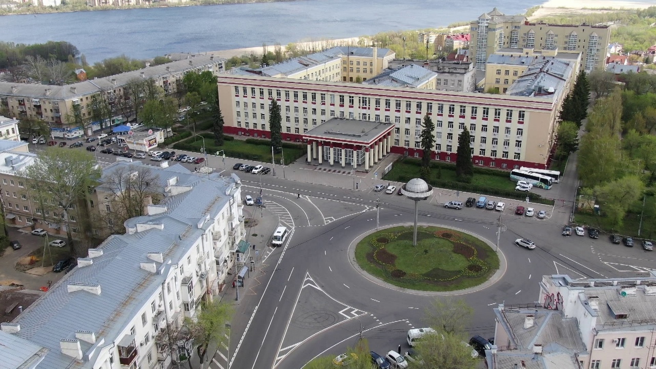 Главный корпус ВГУ и Университетская площадь