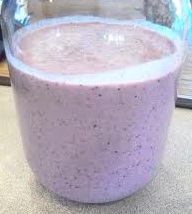 Файл:Ягодный Кефир (коктейль).jpg