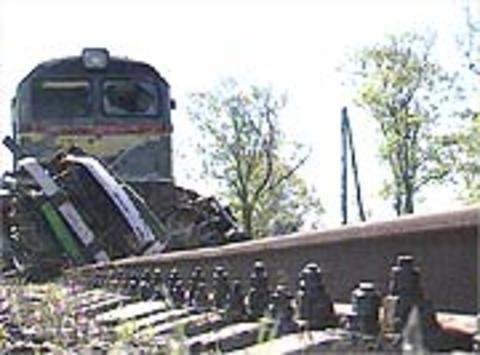 Файл:2001 Chernyakhovsk rail cross collision.jpg