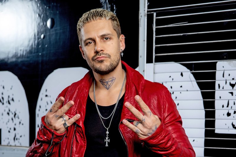 Кадр из сериала "Дайте шоу!".jpg