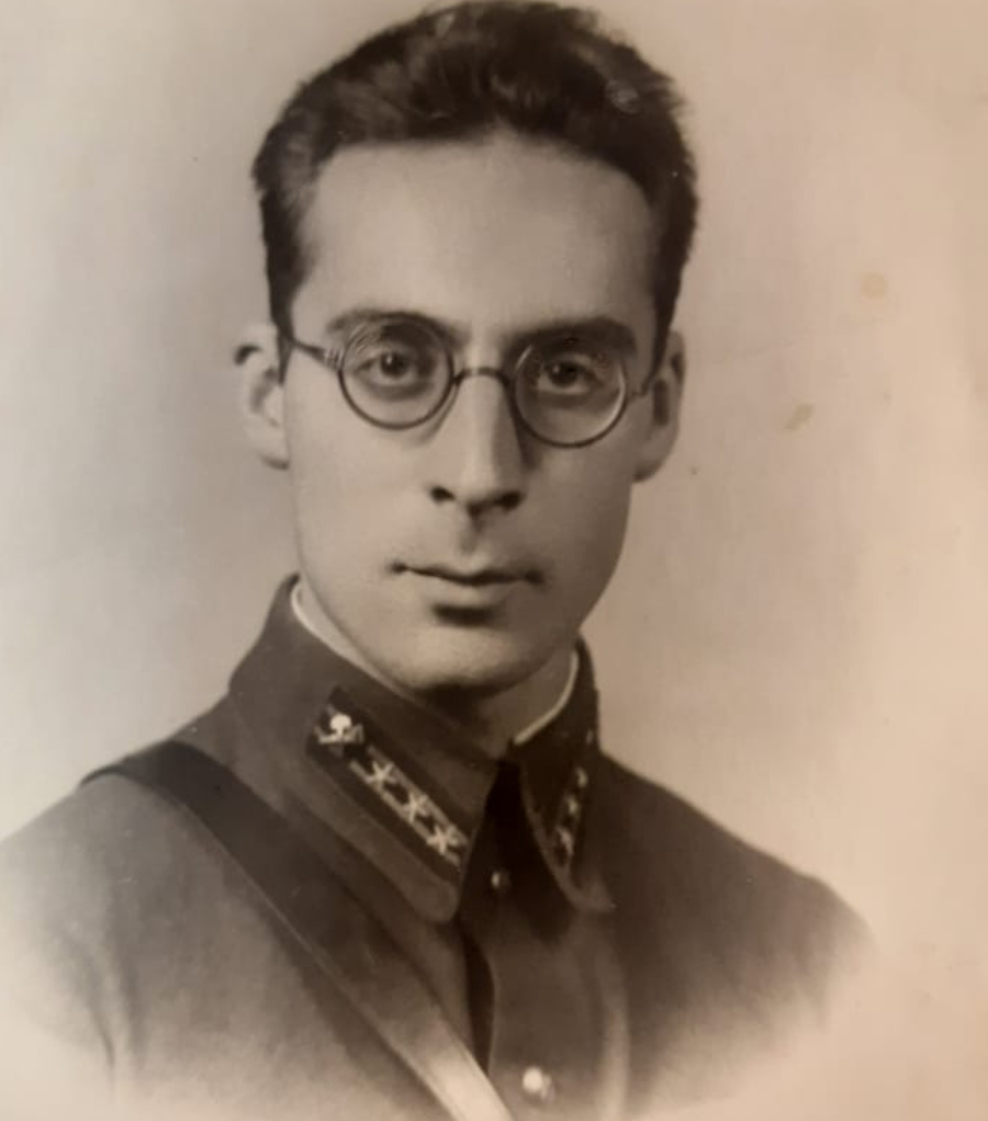 E8086e5b348a4df31ec3b3cd9743956b crop.jpg