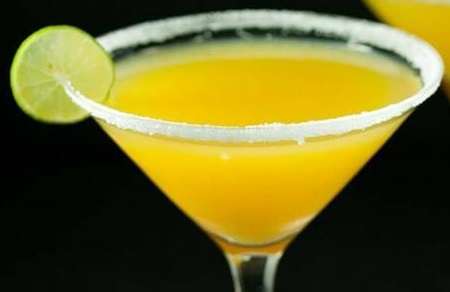 Файл:Апельсиновый Космополитен (коктейль).jpg