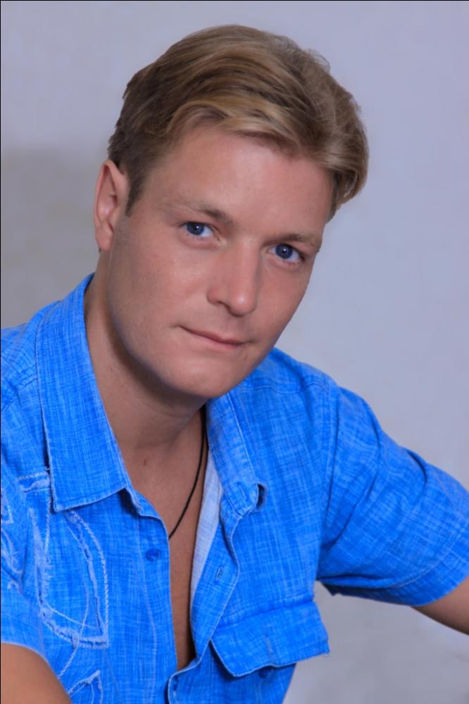 Dmitrij Ivanovich Popov akter.jpg