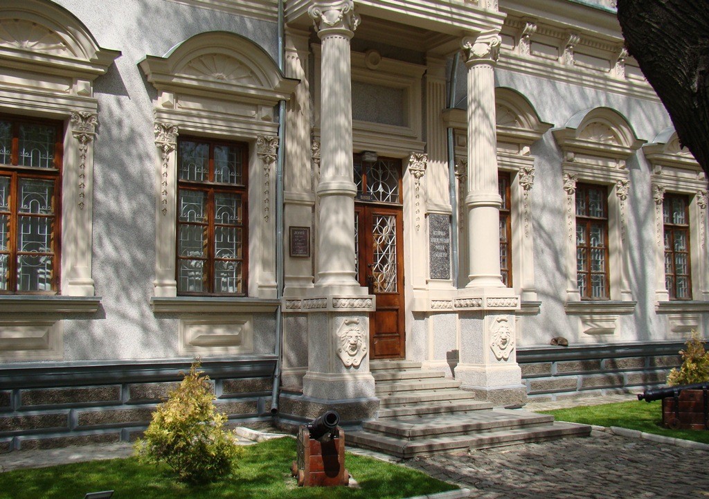 Файл:Бендерский историко-краеведческий музей - вход.jpg