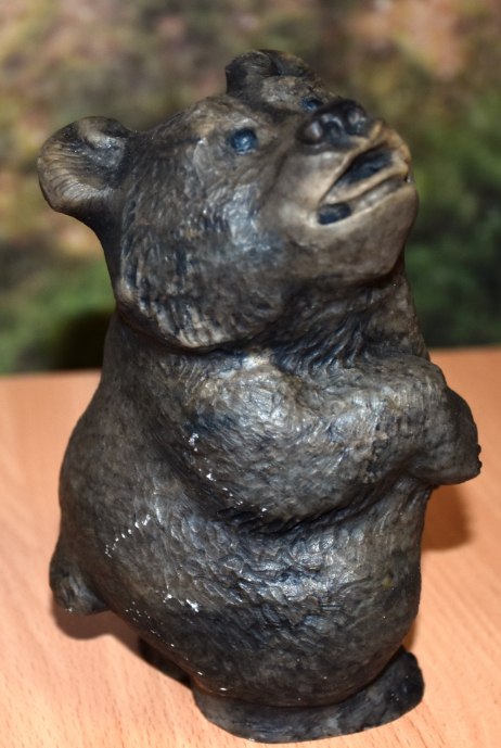 Скульптура анималистическая «Медвежонок» - камнерезная игрушка из ангидрита Борнуковской пещеры, 2021 г.