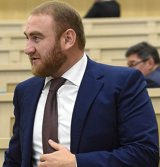 Рауф арашуков.png