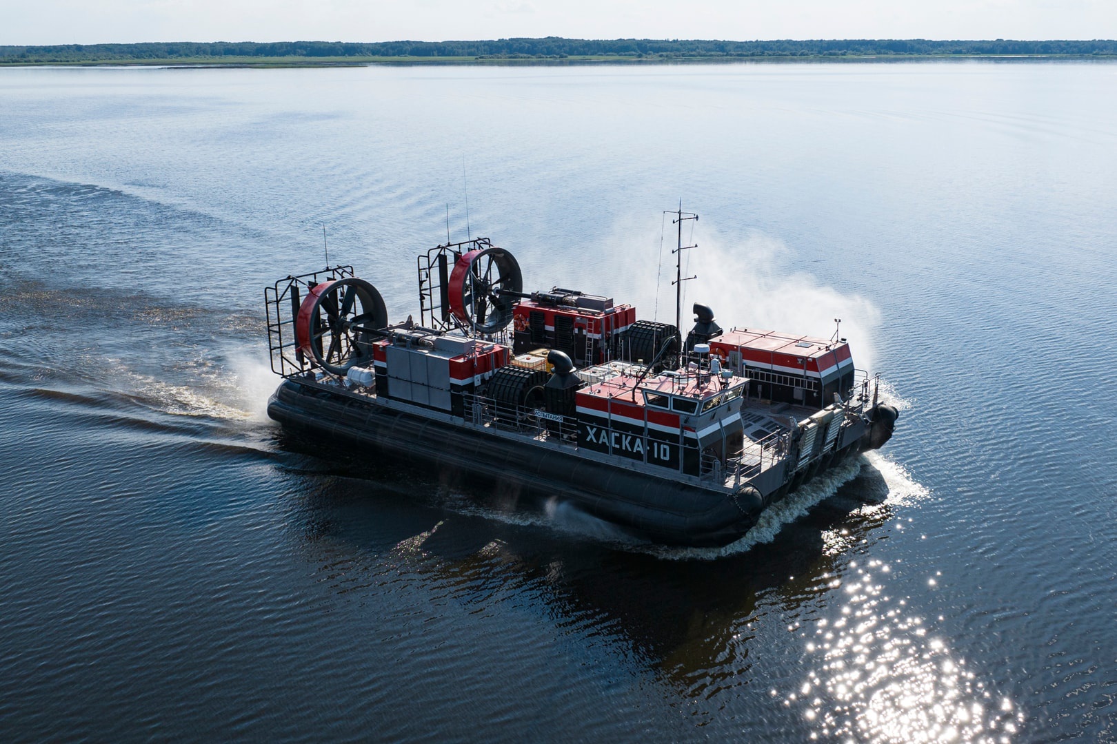 Хаска 10 судно на воздушной подушке.jpg
