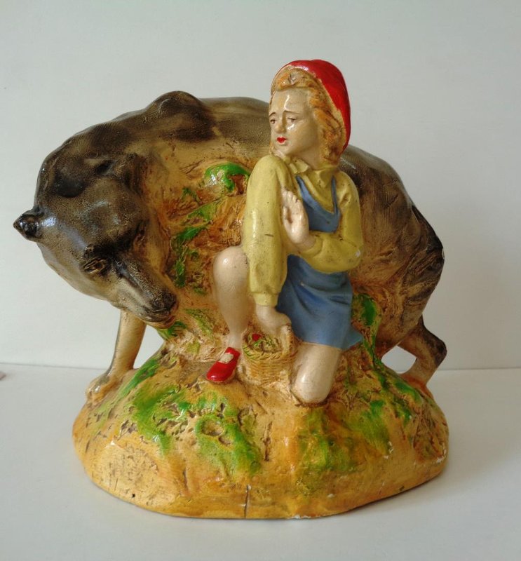 Скульптура малая «Красная Шапочка и Серый волк»