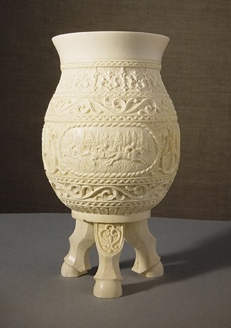 Файл:Якутская резная кость.jpg