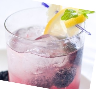 Файл:Ежевичный джин (коктейль).jpg