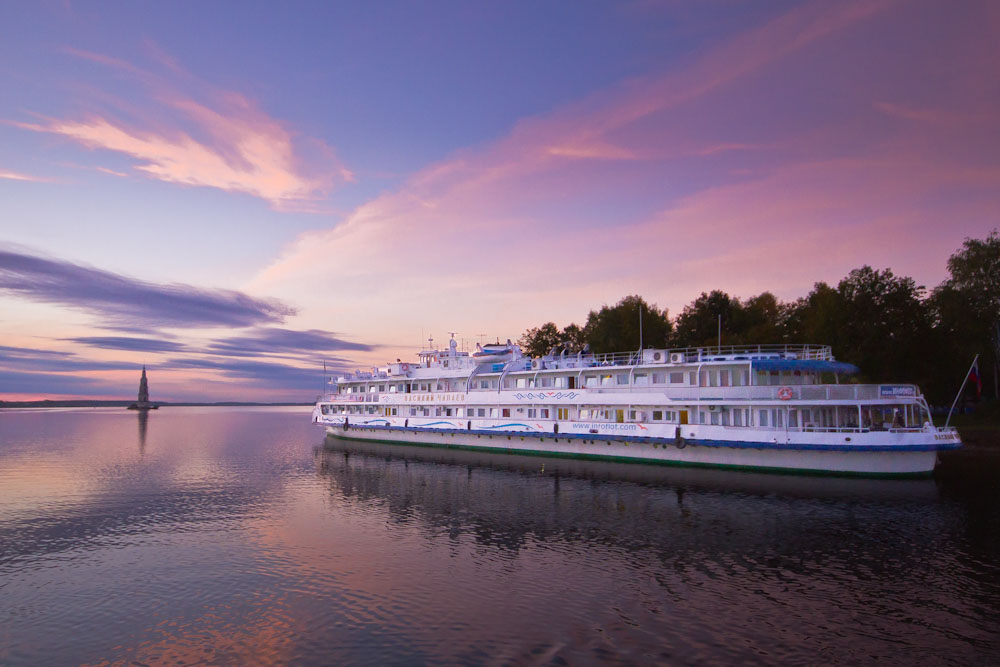 Файл:Круиз по Волге (Калязин).jpg