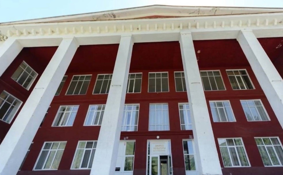 Файл:Районный краеведческий музей имени О. М. Отарова.jpg