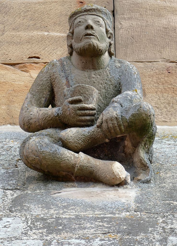 Скульптура «Еврей с мешком денег» в Росайме