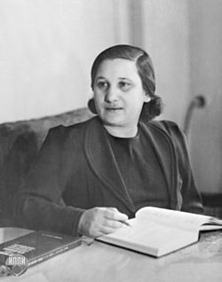 Ревекка Сауловна Левина.jpg