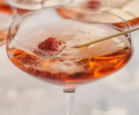 Шампань Мартини (коктейль) 2.jpg