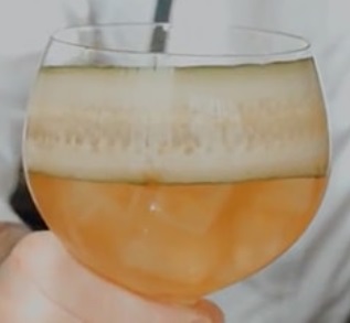 Файл:Metaxa Spritz (коктейль).jpg