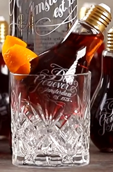 Файл:Red Light Negroni (коктейль).jpg