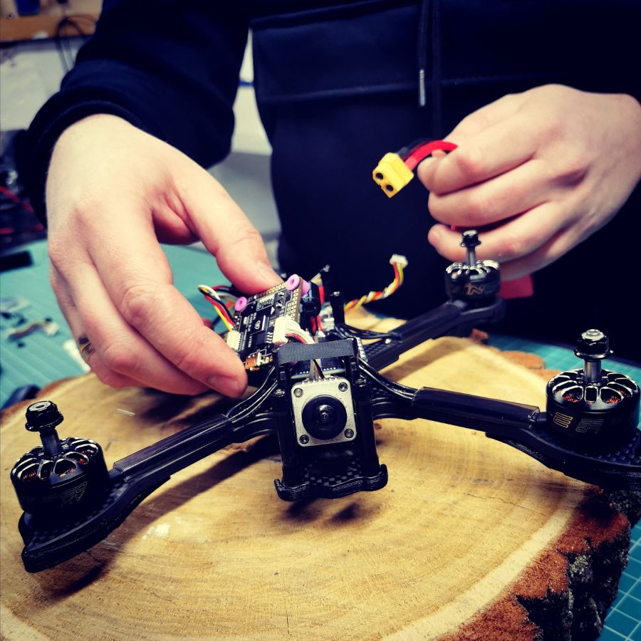 Файл:Дрон-сапёр Кокошник.jpg