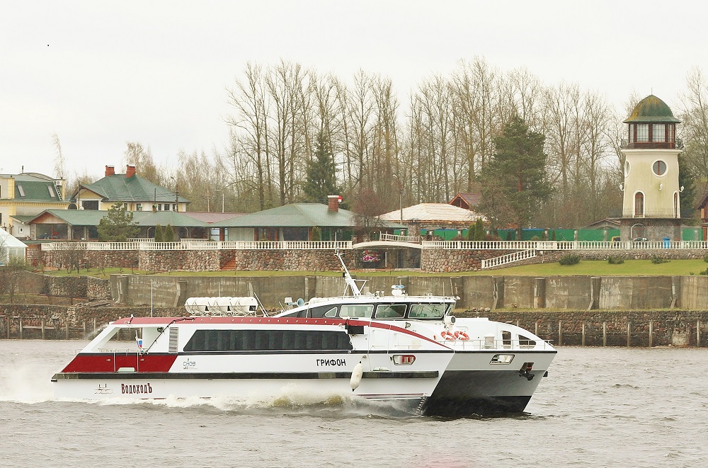 Пассажирский катамаран типа Грифон.jpg