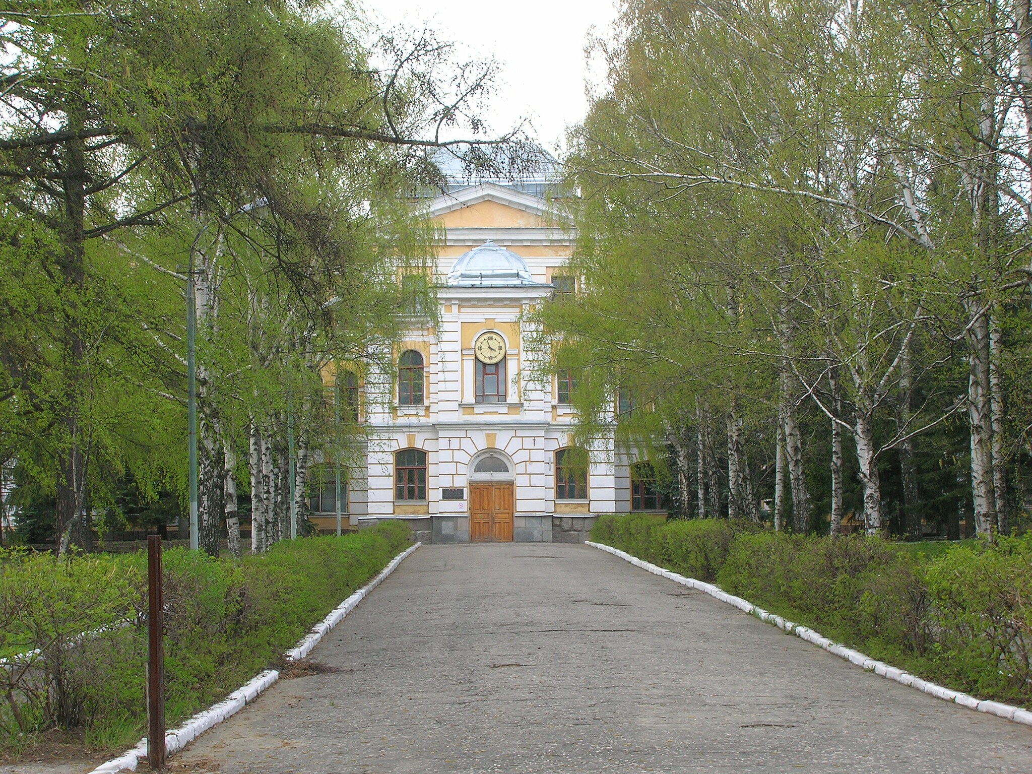 Файл:Penza State University building 1.jpg