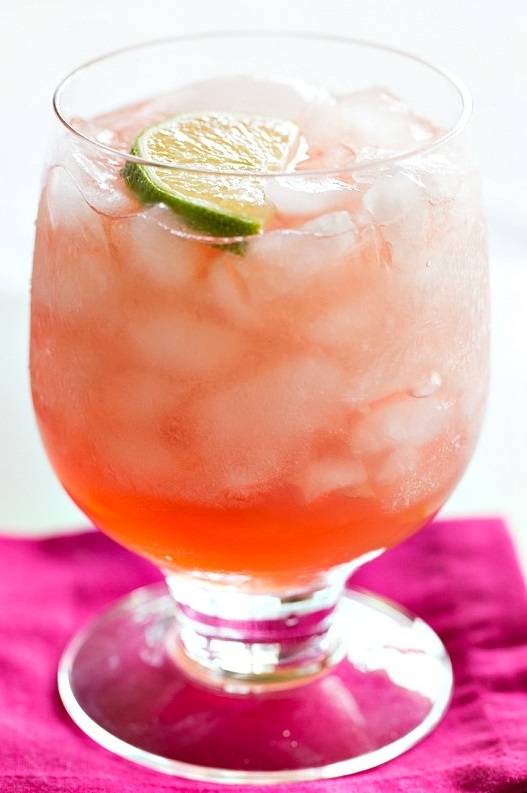 Файл:Бархатный Элвис (коктейль).jpg