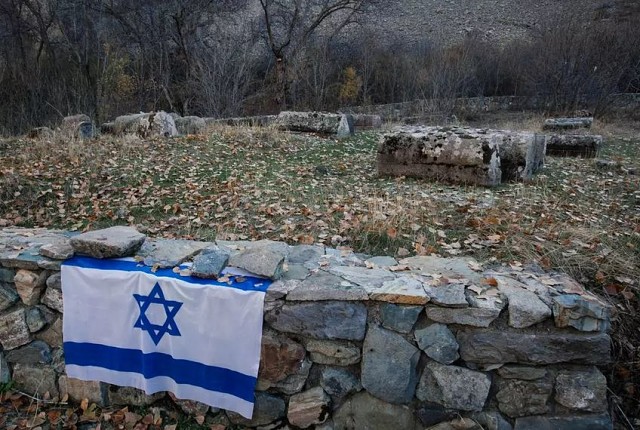 Кладбище фото из инота Image.jpg