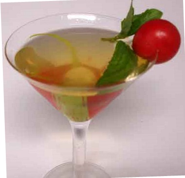 Файл:Томатный Базилтини (коктейль).jpg