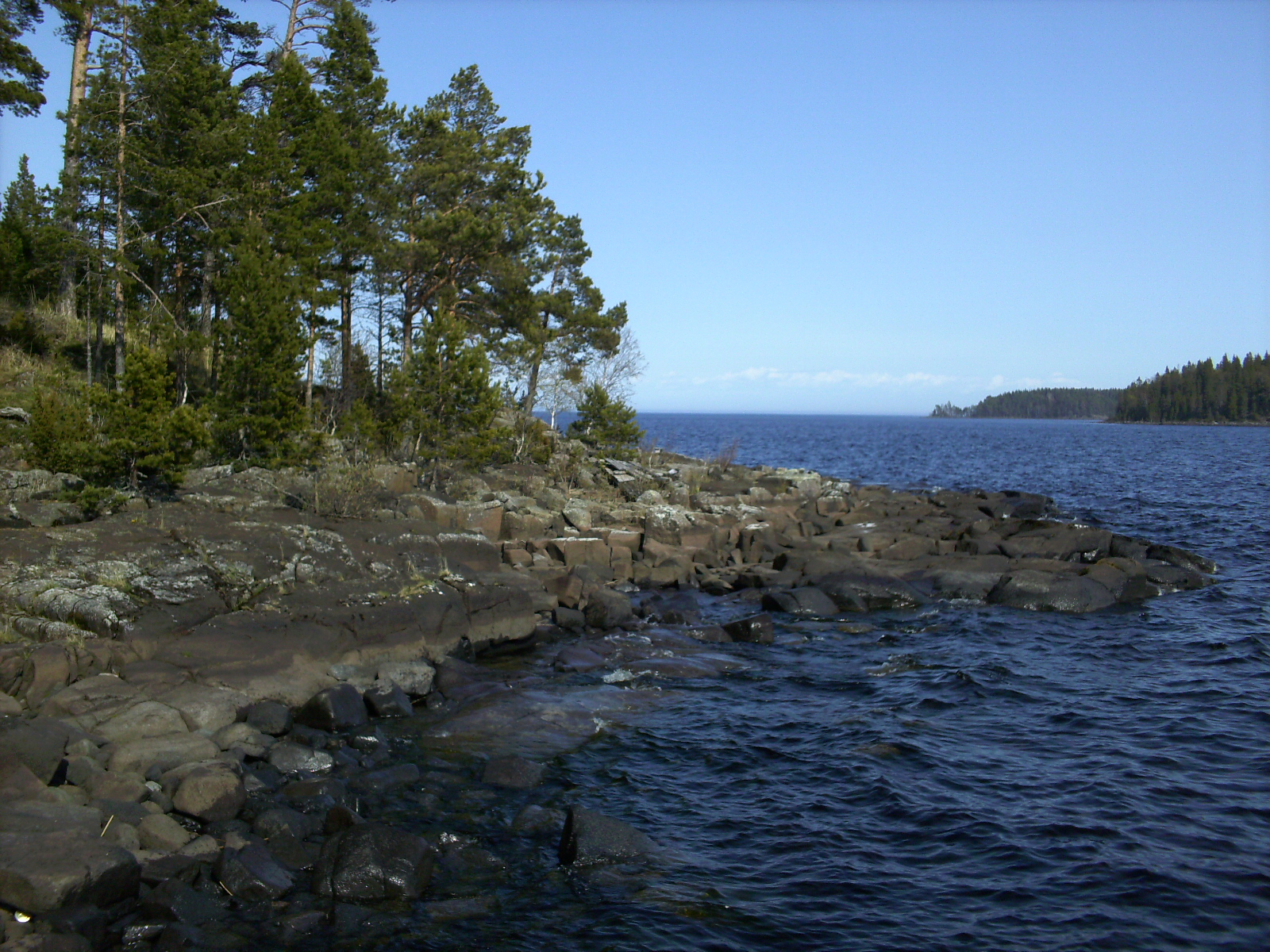 Часть берега в Северном Афоне.jpg