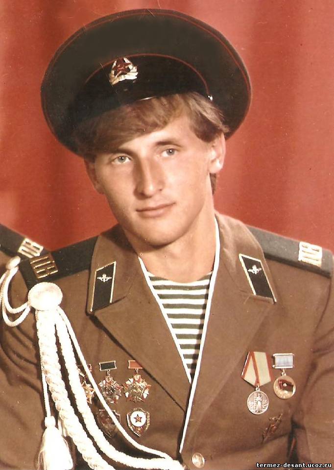 Боец Термезской ДШМГ в парадной форме