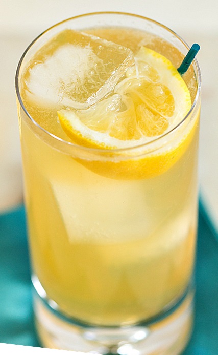 Файл:Бурбон Слинг (коктейль).jpg