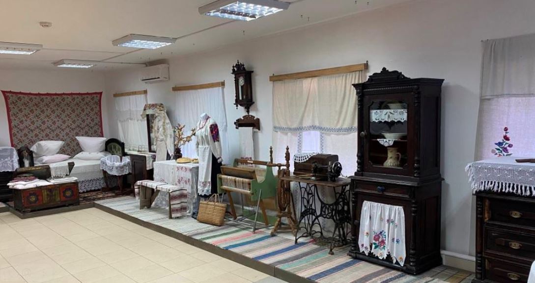 Мемориальное подворье семьи Степановых. Административное здание. Выставка «Казачьему роду нет перевода» о быте кубанского казачества.