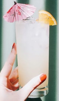 Файл:Saké Piña Colada (коктейль).jpg
