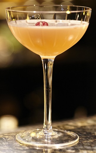 Файл:Дынный коктейль с ромом (коктейль).jpg