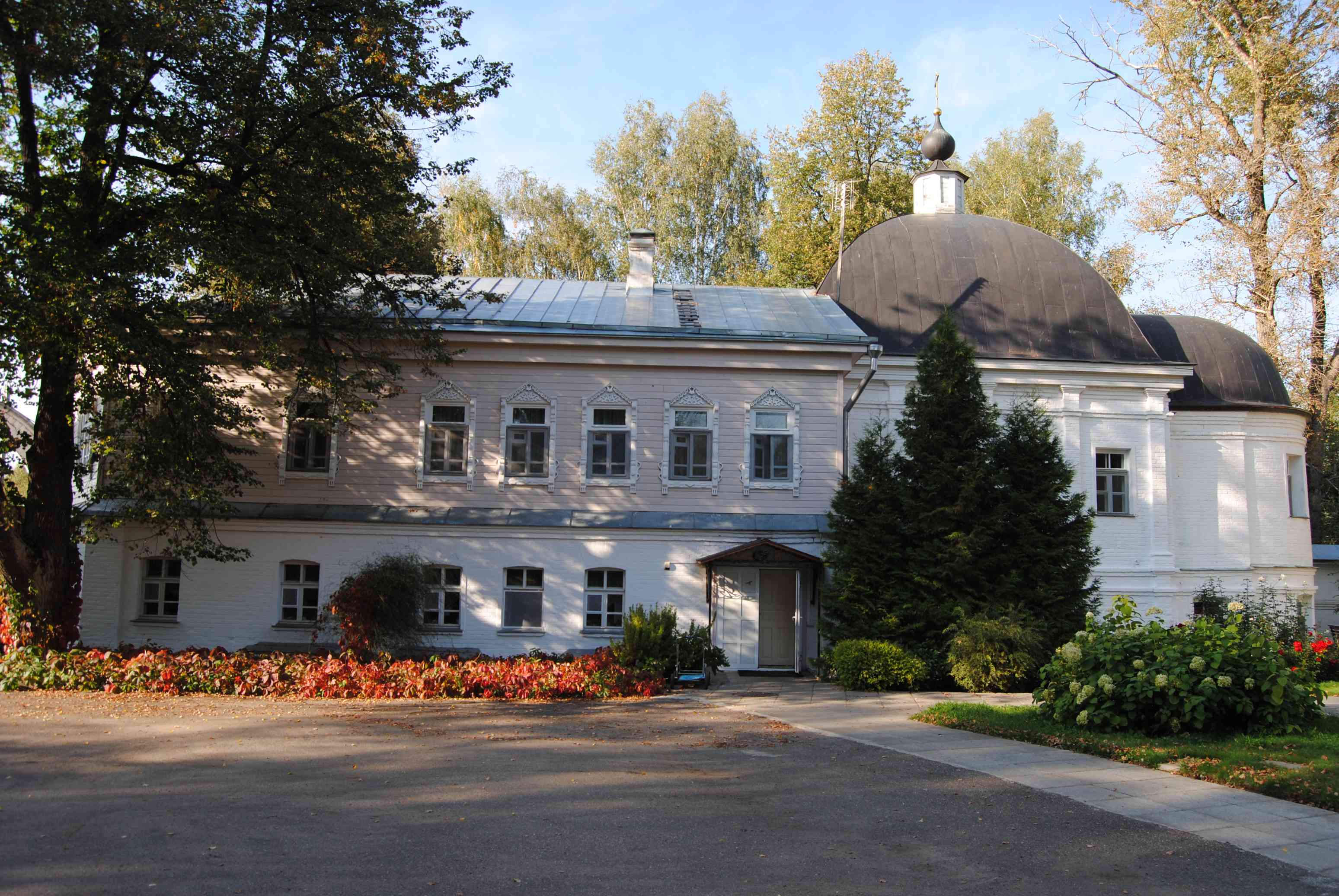 Церковь Петра и Павла в Махрищском монастыре.jpg