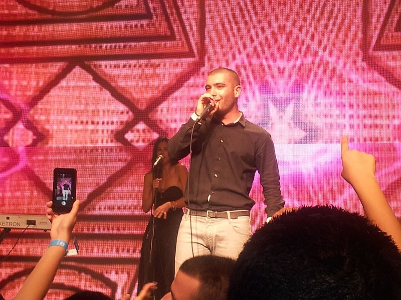 Omer adam during a show.jpeg.jpeg