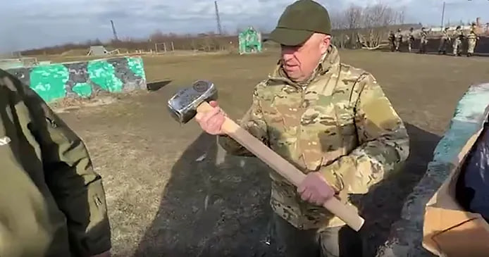 Пригожин кувалда.jpg