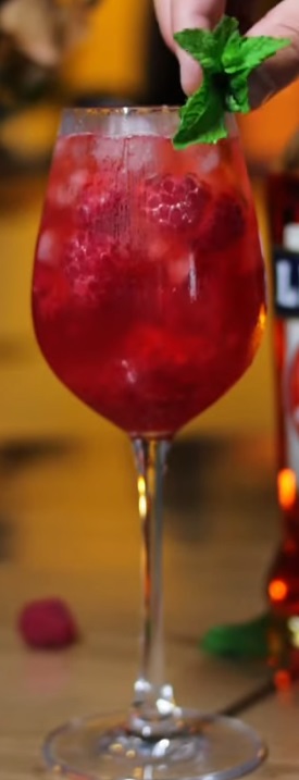 Малиновый Спритц (коктейль) 3.jpg