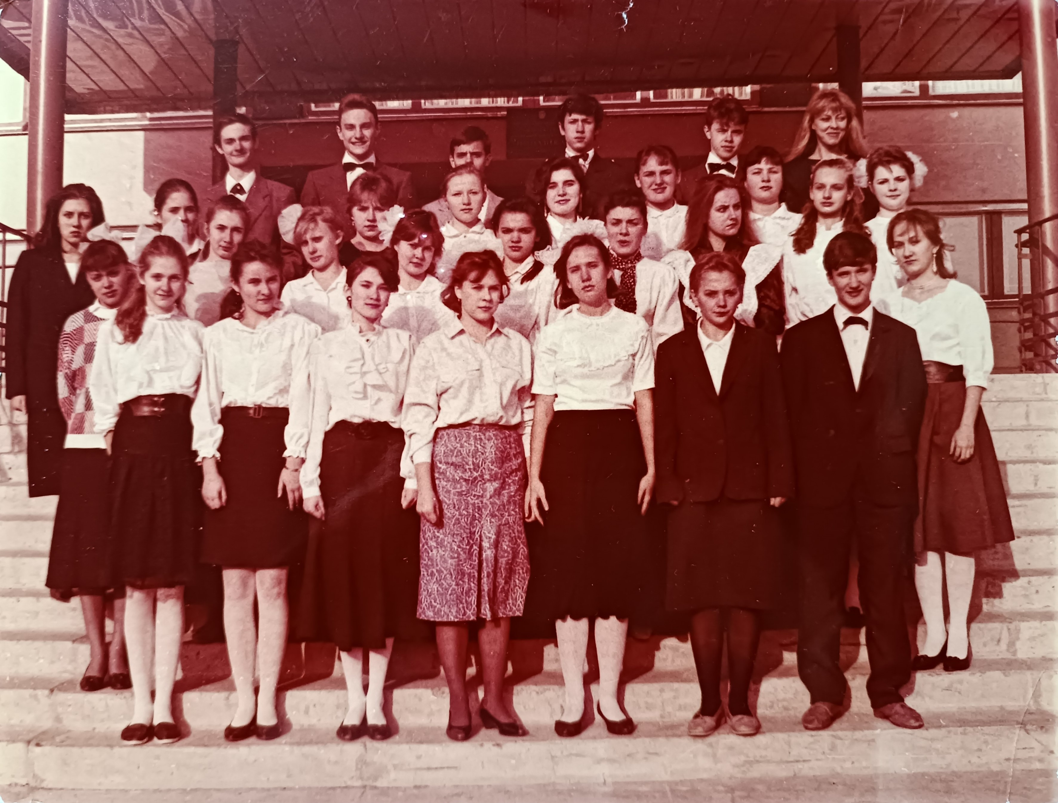 Первый выпускной класс гимназии 2 г. Воронеж 1993 г.