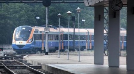 Поезд D1M прибывает на кишинёвский вокзал