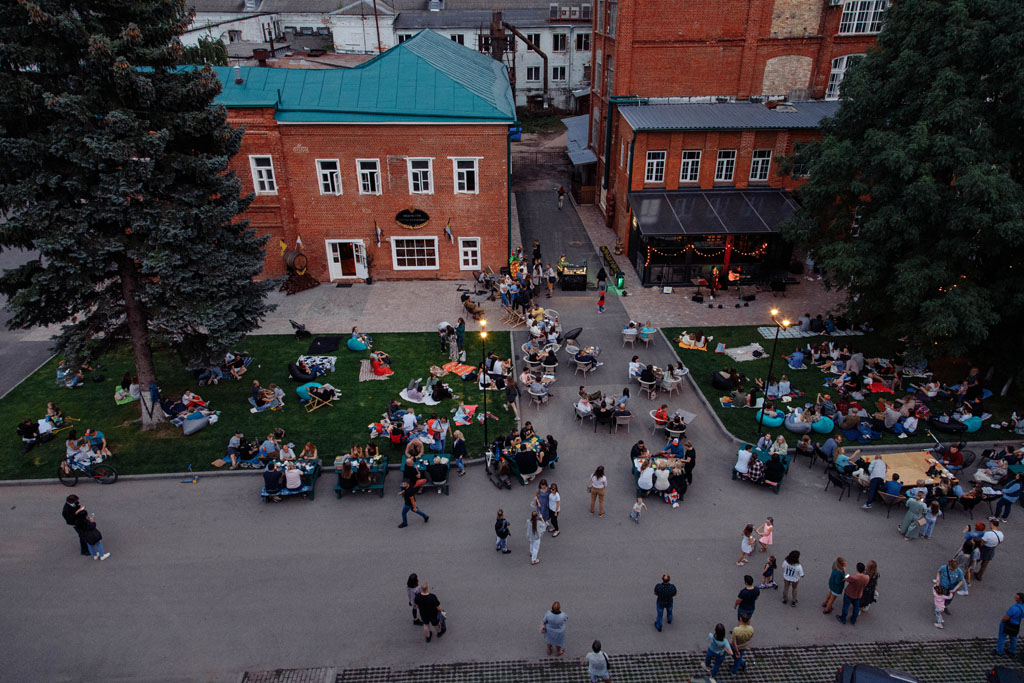 Файл:Патефонка (арт-квартал).jpg