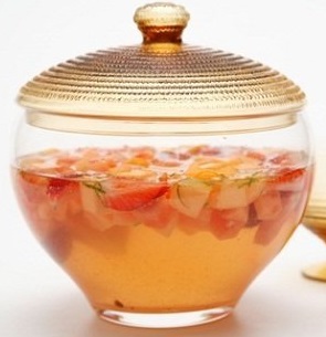 Крюшон из персиков (коктейль).jpg