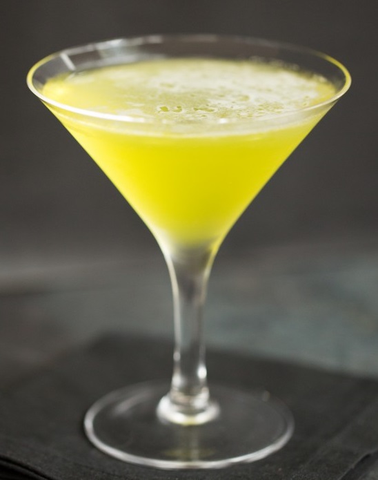 Золотой Палец (коктейль).jpg