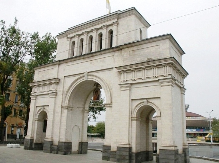 Файл:Тифлисские ворота Ставрополь.jpg